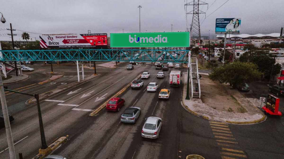 Sendero y Arturo B. de la Garza Rumbo a Escobedo